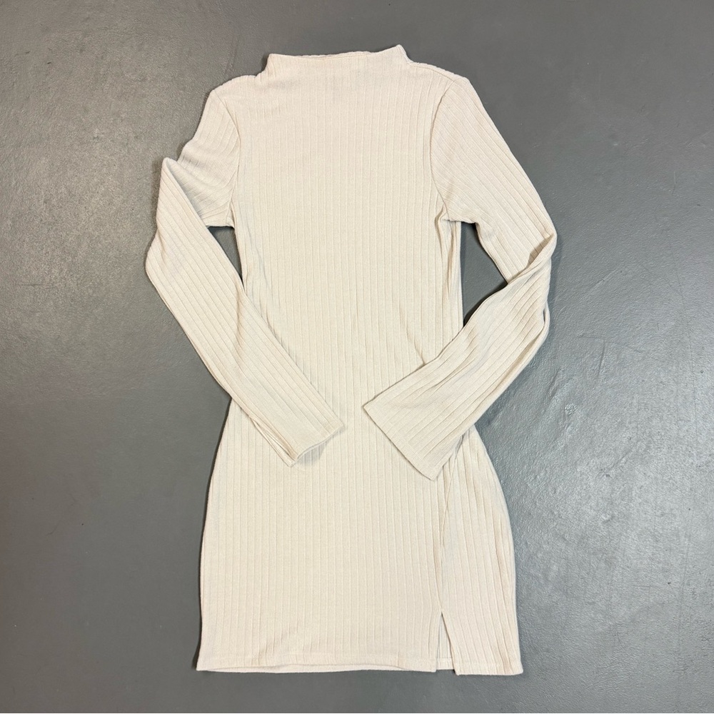 H&M Divided Off-White Ribbed Sweater
